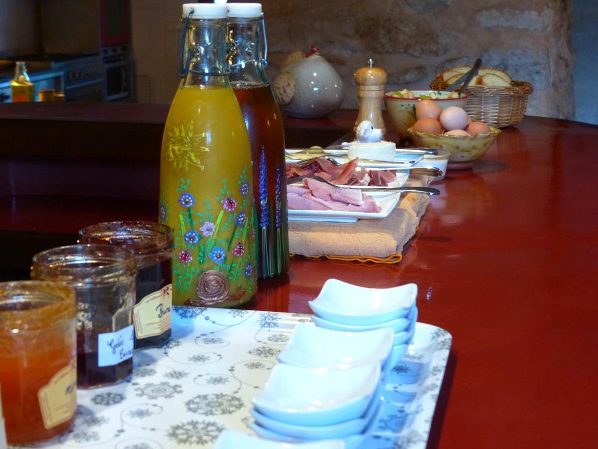 La Ferme Du Petit Segries Bed And Breakfast มูสติเยร์-แซ็งต์-มารี ภายนอก รูปภาพ